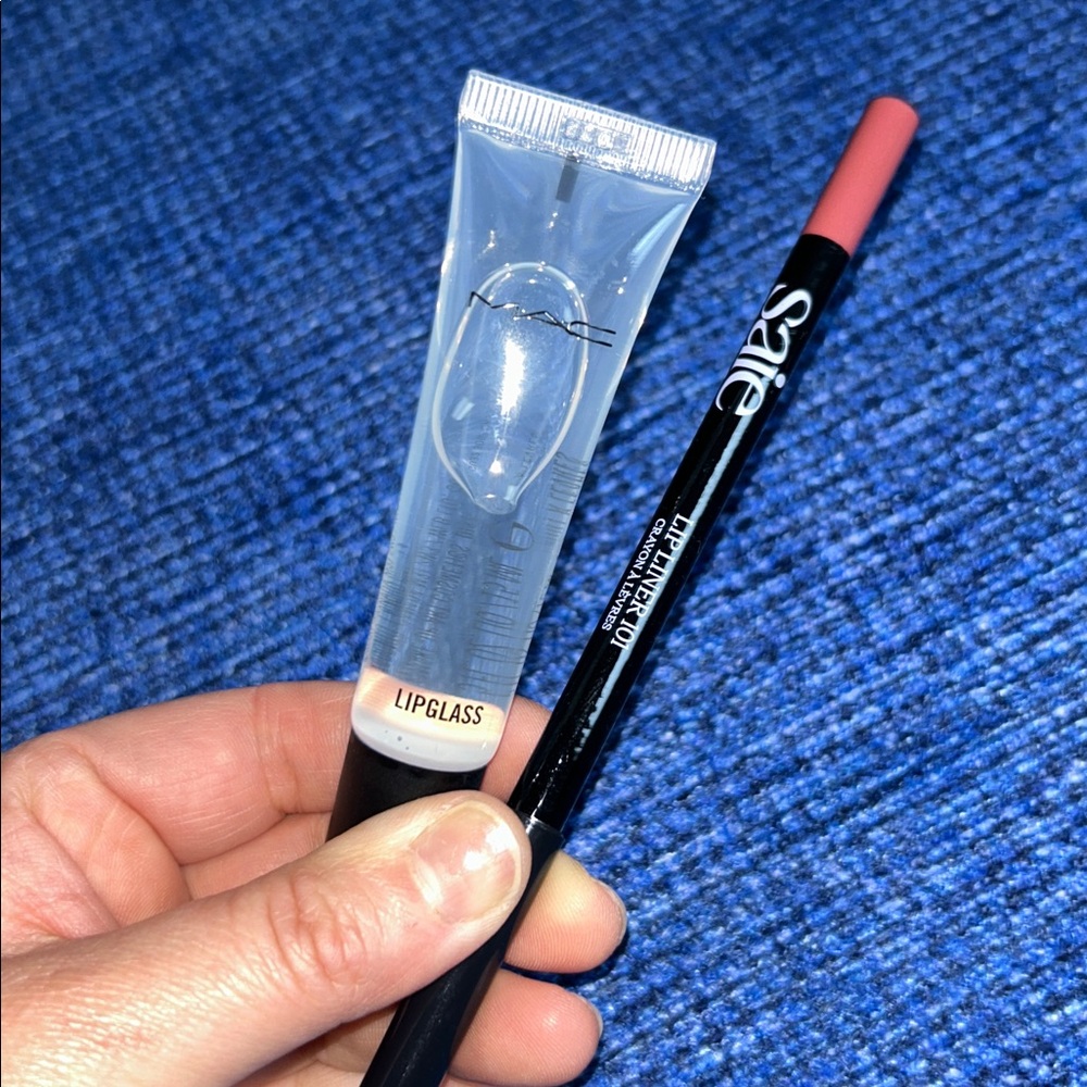 MAC Lipglass Lip gloss & Saie lip liner